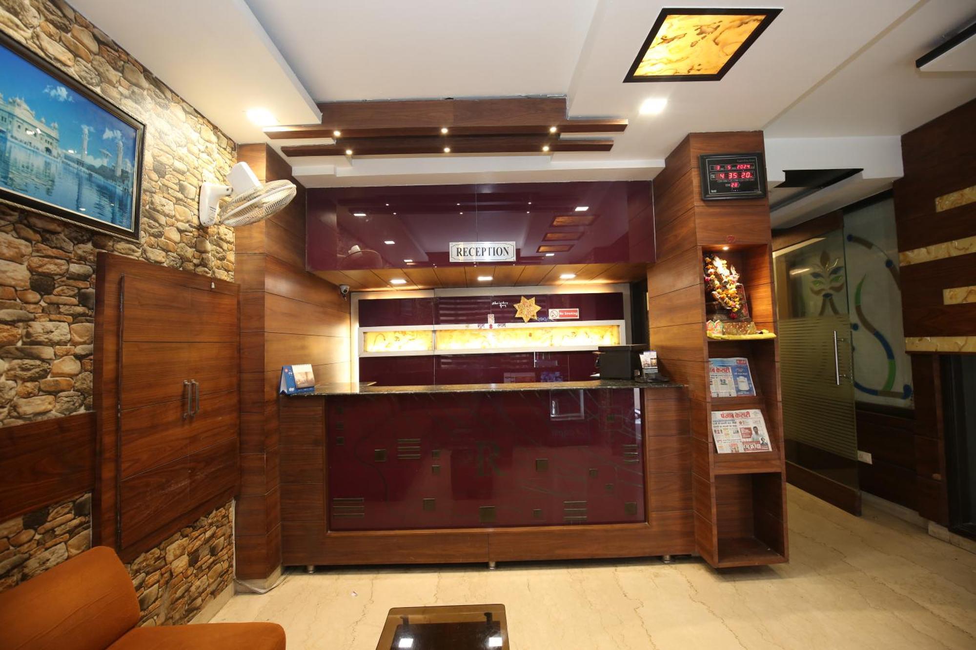 Hotel Rv Regency 암리차르 외부 사진